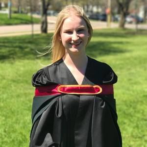 Meet your Posher, Laura